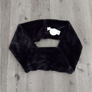 Amiee Lynn Studio Black Faux Fur Infinity Scarf